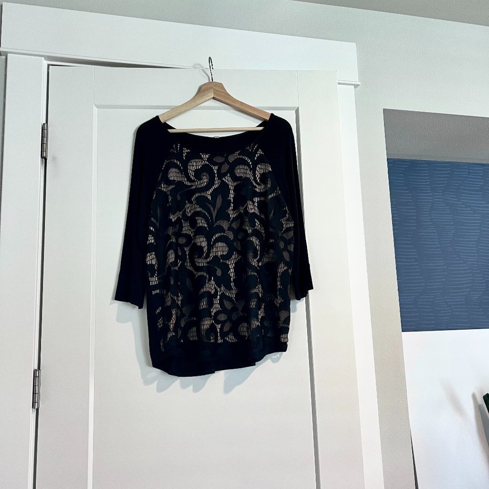 Sweet Grey / Stitchfix Carlisle Mixed Media Lace Overlay 3/4 Sleeve Top Blouse M